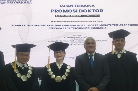 Menakar Teror dengan Nalar: Ketika Mantan Kadensus Membawa Terorisme ke Meja Filsafat